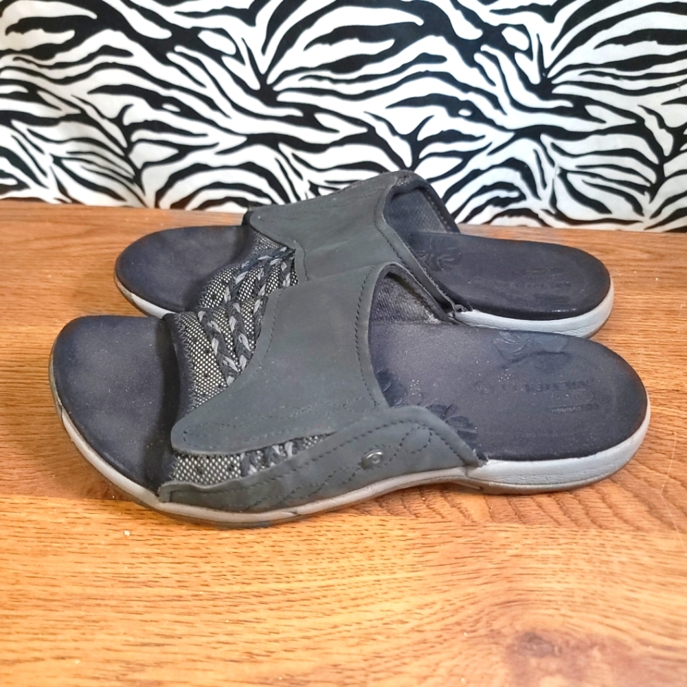 0725 Thrifted Womens Sz. 7 Black Merrell Slides Sandals GWOSLOO.94